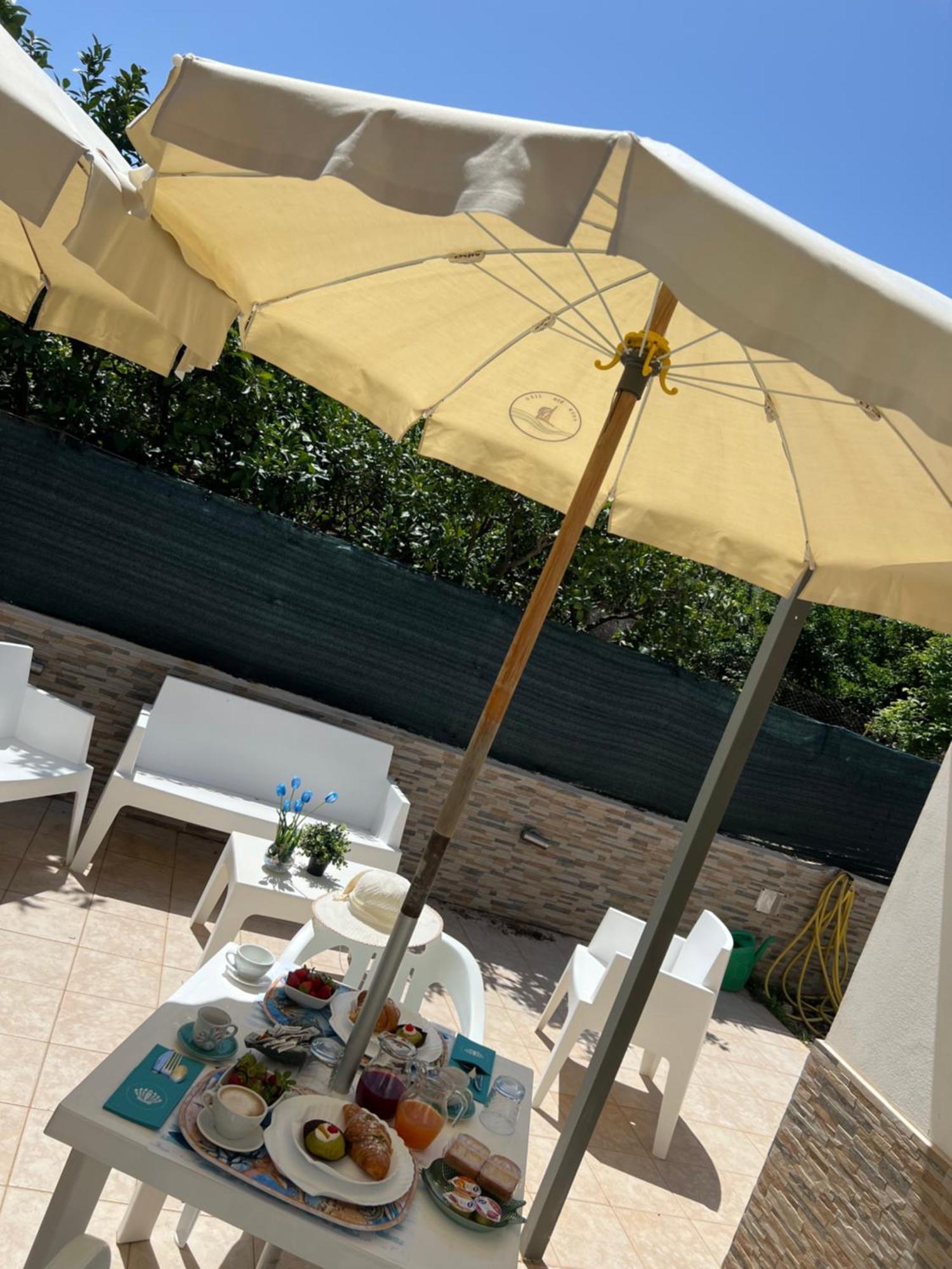 Villa Dolce Vita Rooms Castelluzzo Exterior photo